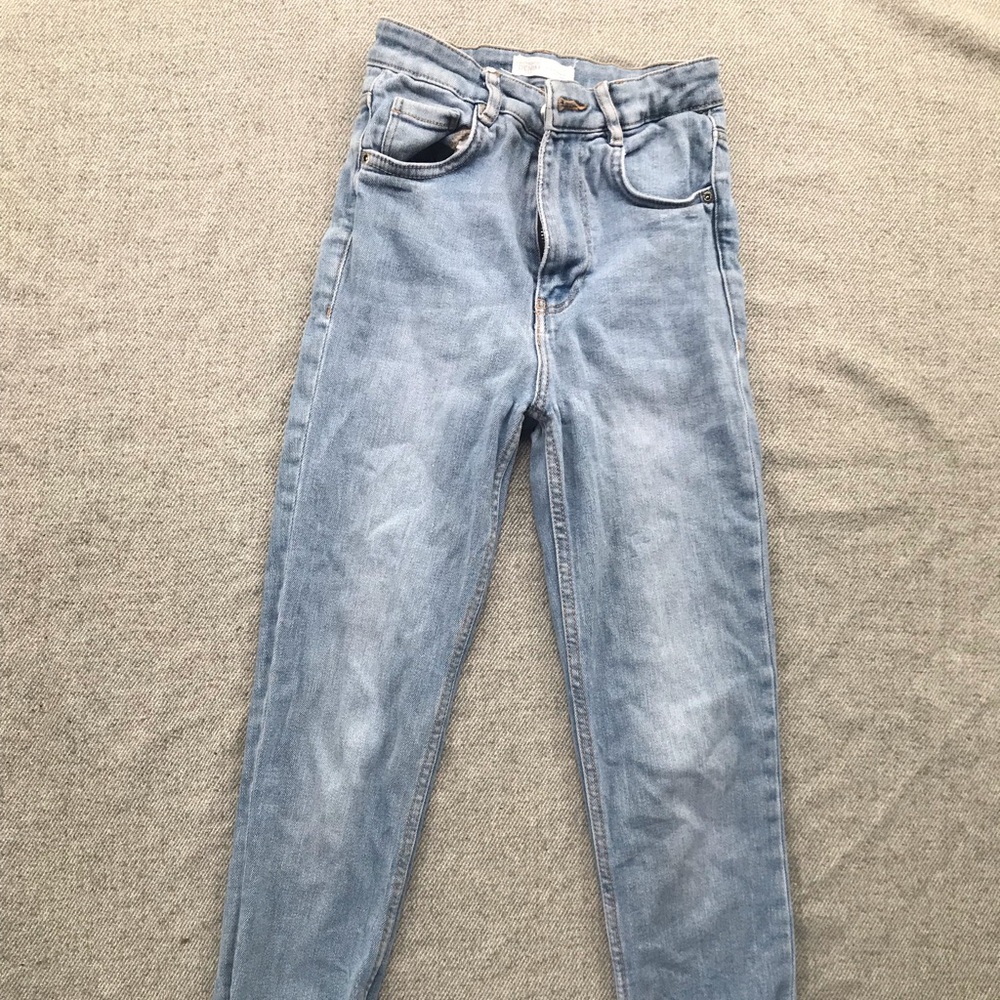 Women’s ZARA Light Wash Jeans Size 0 Blue Denim Stretch Slim Skinny High Waist